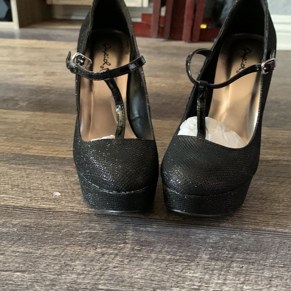 NEW!!!! spaRkle ✨ super sparkly t-strap heels!! - Picture 5 of 8